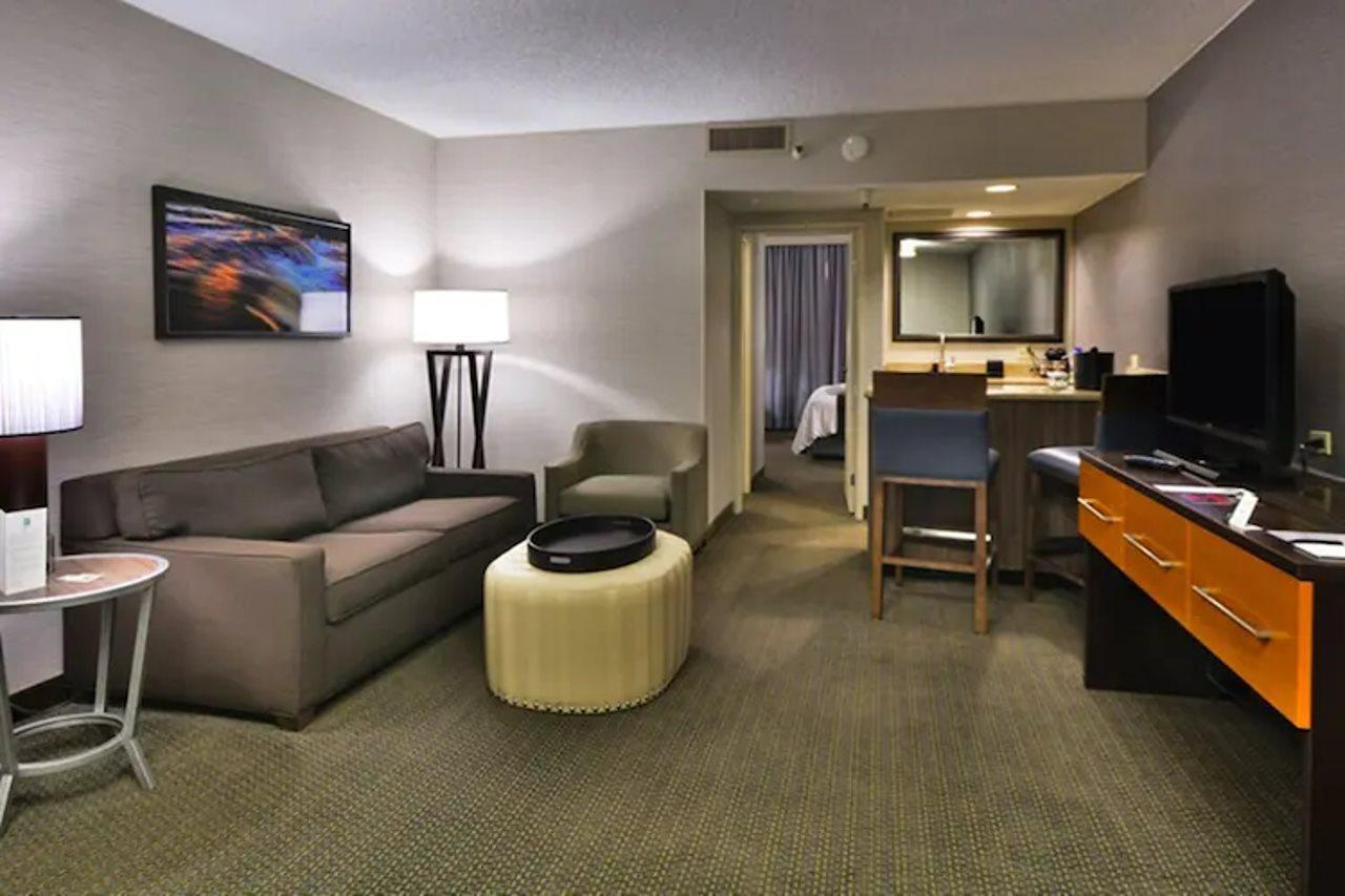 Embassy Suites By Hilton Denver Central Park エクステリア 写真