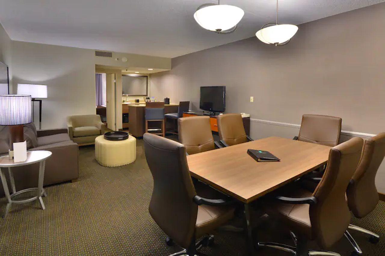 Embassy Suites By Hilton Denver Central Park エクステリア 写真
