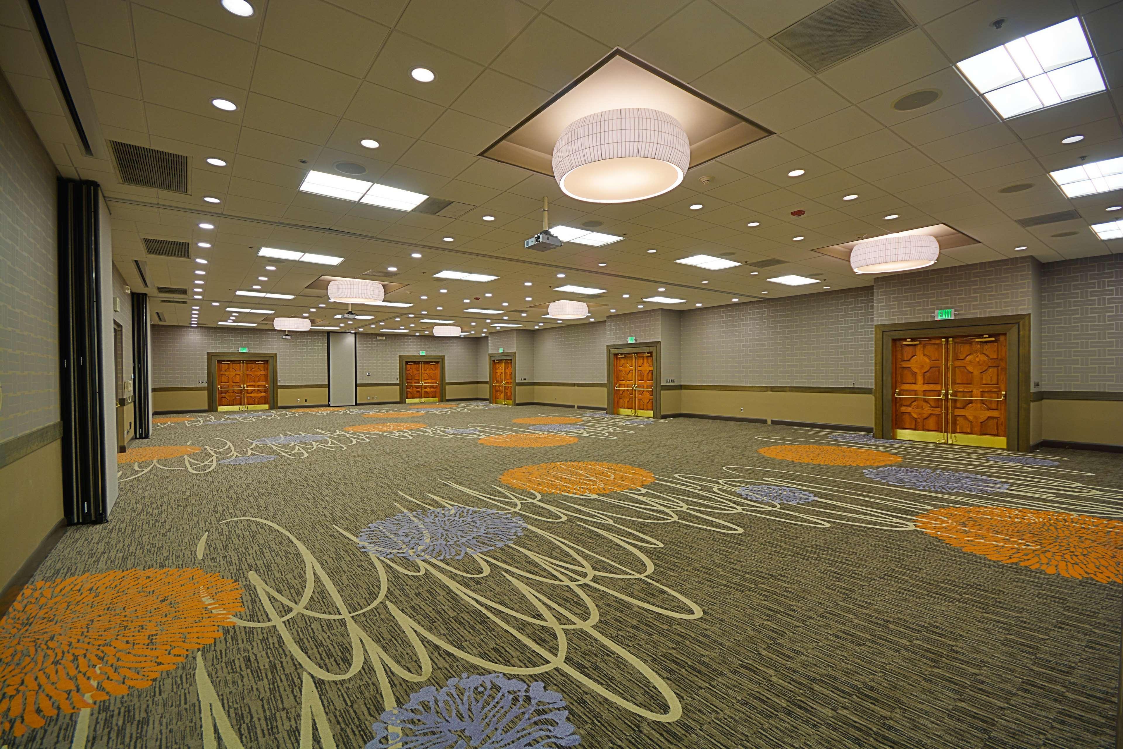 Embassy Suites By Hilton Denver Central Park ビジネス 写真
