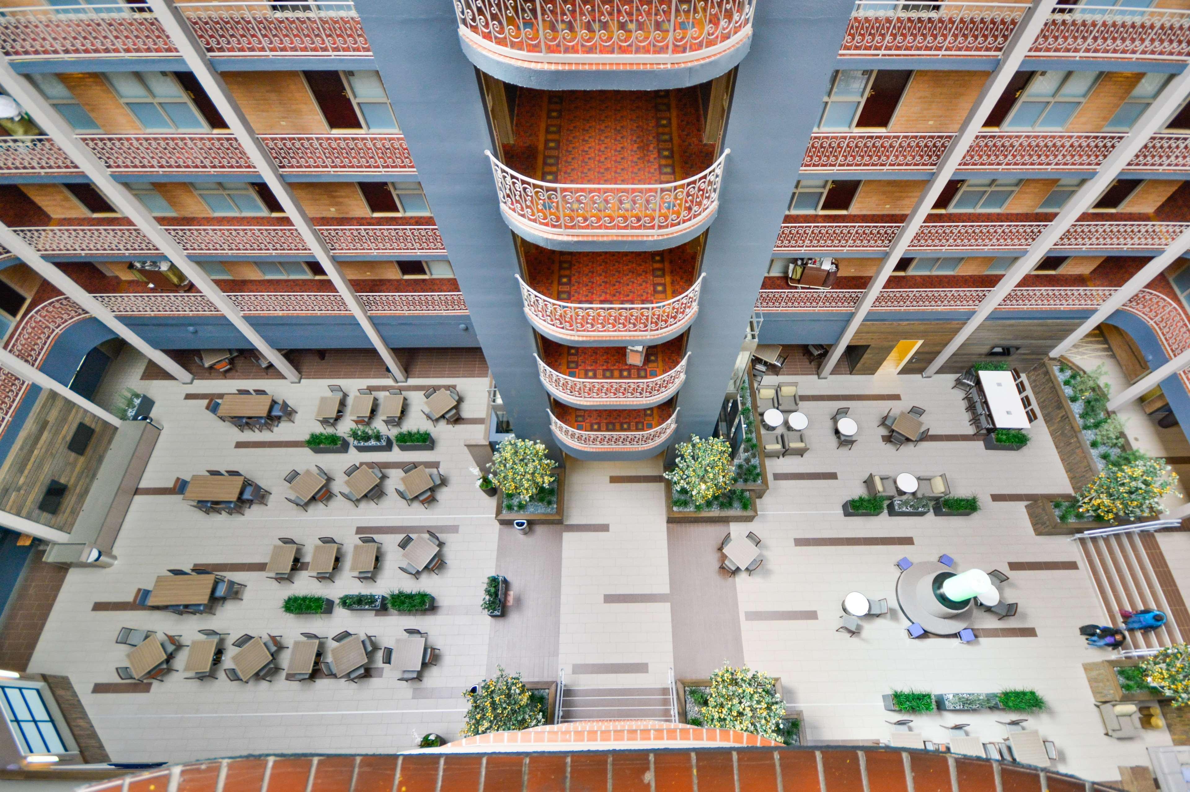 Embassy Suites By Hilton Denver Central Park エクステリア 写真