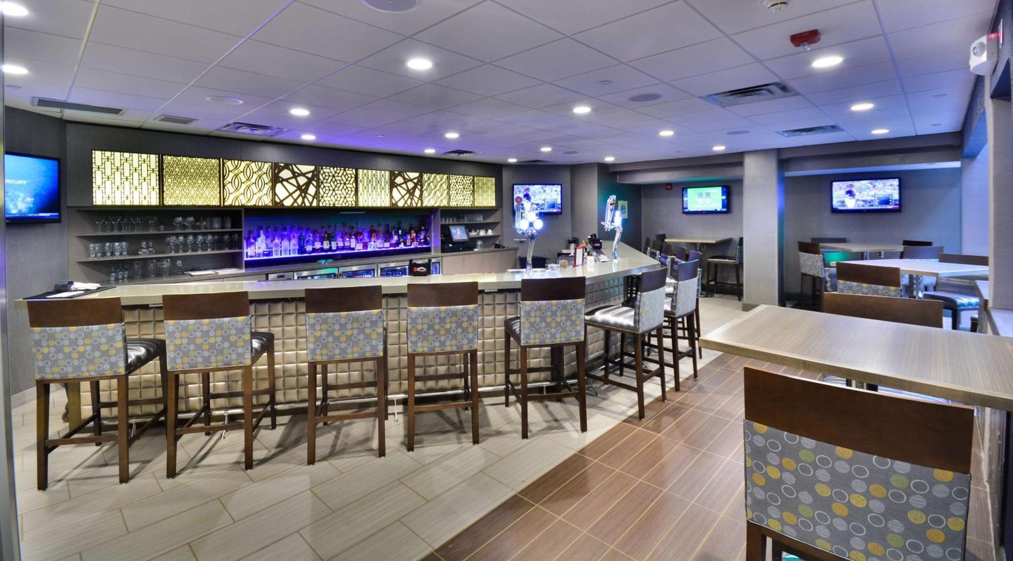 Embassy Suites By Hilton Denver Central Park エクステリア 写真