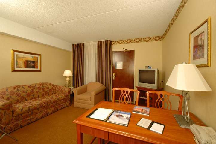 Embassy Suites By Hilton Denver Central Park エクステリア 写真