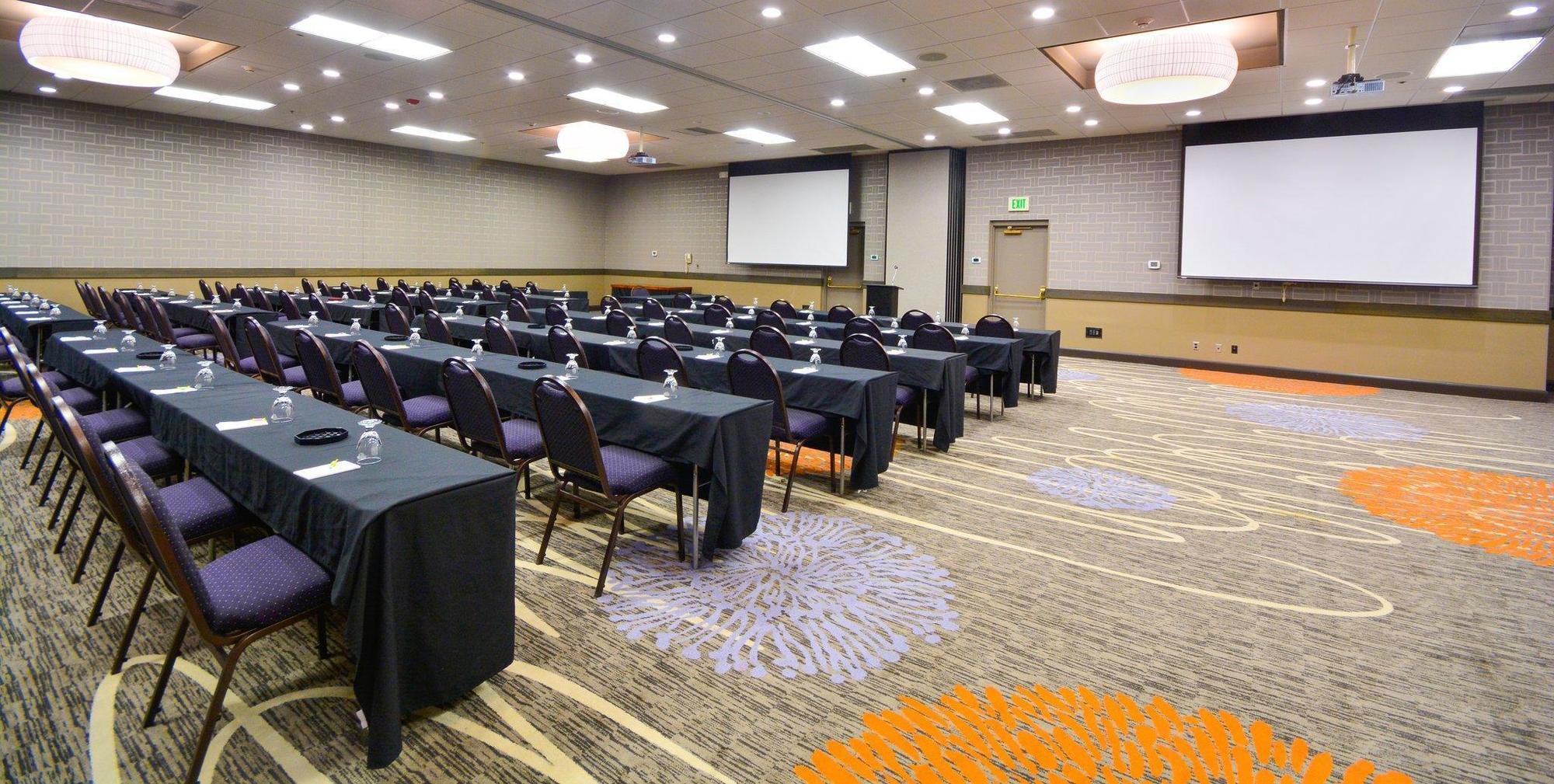 Embassy Suites By Hilton Denver Central Park ビジネス 写真